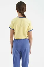 Tommylife Toptan Sarı Baskı Detaylı O Yaka Çok Renkli Bağlama Detaylı Kız Çocuk T-Shirt - 75113