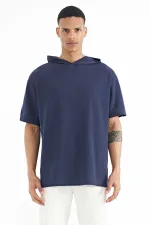 Tommylife Wholesale T-shirt à capuche oversize indigo pour homme avec étiquette sur la manche - 88179