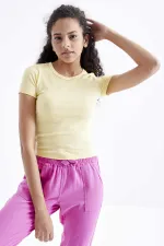 Tommylife Toptan Sarı Basic Kısa Kol O Yaka Kadın T-Shirt - 97202