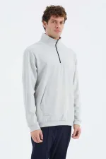 Sweat-shirt homme Tommylife en gros, orné de pierres, col montant, demi-zip et poches - 88278
