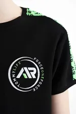 T-shirt garçon imprimé Tommylife Wholesale, taille serveur, col rond, coupe standard, référence 11121, noir