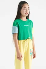 T-shirt Tommylife Wholesale vert imprimé à col rond et épaules tombantes, coupe oversize, pour filles - 75130