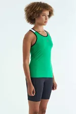 Débardeur femme Tommylife Wholesale vert avec détail imprimé au dos - Coupe standard - 97269