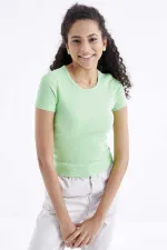Tommylife Wholesale Pistachio Green Basic Short Sleeve Crew Neck Women's T-Shirt - 97202