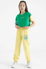 T-shirt Tommylife Wholesale vert imprimé à col rond et épaules tombantes, coupe oversize, pour filles - 75130