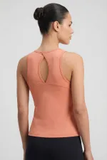 Débardeur de sport Tommylife Wholesale Coral coupe standard pour femme avec détail croisé au dos - 97296