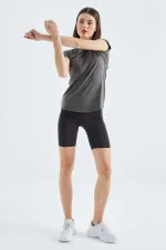 Tommylife Toptan Koyu Gri Sırt Pencereli Kısa Kol Standart Kalıp O Yaka Kadın T-Shirt - 97101