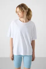 Tommylife Toptan O Yaka Oversize Basic Kadın T-Shirt 97285 Beyaz