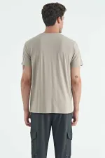 Tommylife Toptan O Yaka Standart Kalıp Basic Erkek T-Shirt 87911 Koyu Bej