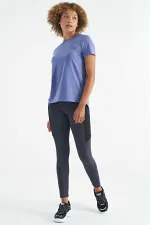 Tommylife Toptan Eflatun Sırt Yırtmaç Detaylı O Yaka Kısa Kollu Standart Kalıp Kadın T-Shirt - 97267