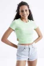 Tommylife Wholesale Pistachio Green Basic Side Window Crew Neck Women's Crop Top T-Shirt - 97207