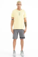 T-shirt homme imprimé Tommylife Wholesale Tylor, col rond, coupe standard, jaune, référence 88227