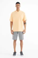 Tommylife Wholesale T-shirt à capuche orange oversize pour homme avec étiquette sur la manche - 88179