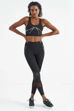 Soutien-gorge de sport Tommylife Wholesale pour femme, imprimé noir devant et dos, col en U, coupe ajustée - 97252