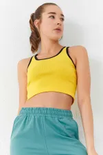 Débardeur court jaune basique sans manches à col en U pour femme Tommylife Wholesale - 97162