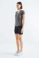 Tommylife Toptan Gri Basic Kısa Kol Standart Kalıp V Yaka Kadın T-Shirt - 97145