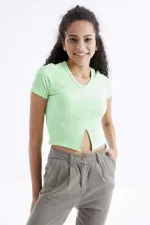 Tommylife Toptan Fıstık Yeşil Basic Önü Yırtmaçlı V Yaka Kadın Crop Top T-Shirt - 97206