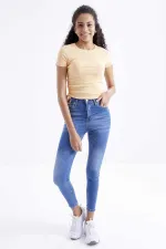 Tommylife Wholesale Orange Basic Side Gathered O-Neck Women's Crop Top T-Shirt - 97203