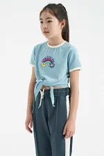 Tommylife Toptan Açık Mavi Baskı Detaylı O Yaka Çok Renkli Bağlama Detaylı Kız Çocuk T-Shirt - 75113