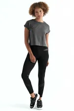 Tommylife Toptan Koyu Gri Logo Baskılı O Yaka Düşük Kol Oversize Kadın Crop T-Shirt - 97262