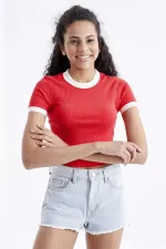 Tommylife Toptan Nar Çiçeği Basic Kol Detaylı O Yaka Kadın Crop Top T-Shirt - 97200