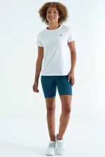 T-shirt femme Tommylife Wholesale blanc à fente au dos, col rond, manches courtes, coupe standard - 97267