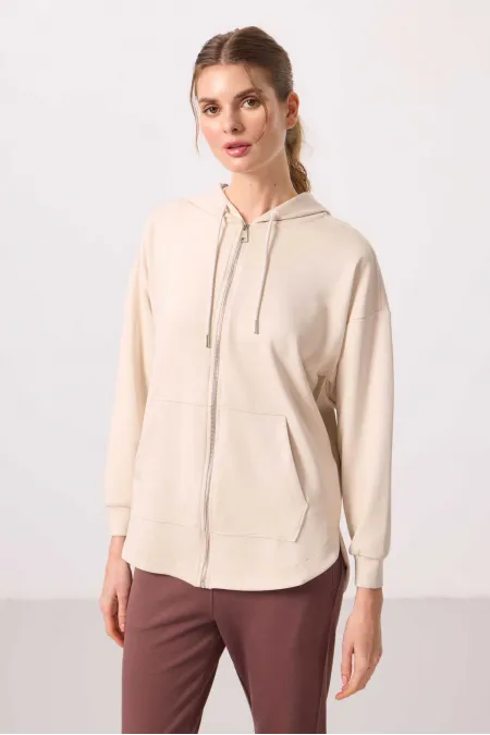 Tommylife Toptan Yumuşak Dokulu Kapüşonlu Oversize Kadın Tunik Sweatshirt - 97302 Bej Tommylife Toptan Yumuşak Dokulu Kapüşonlu Oversize Kadın Tunik Sweatshirt - 97302 Bej