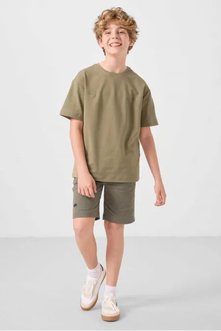 Ensemble short chino garçon Tommylife en coton tissé léger et extensible, coupe oversize, beige foncé-camel, réf. 11277