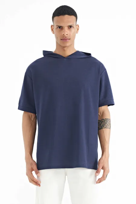 Tommylife Wholesale T-shirt à capuche oversize indigo pour homme avec étiquette sur la manche - 88179