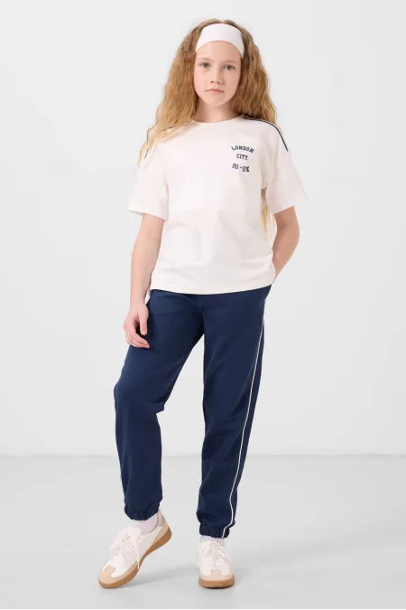 Tommylife Toptan O Yaka Baskılı Lastik Paçalı Standart Fit Kız Çocuk Eşofman Takım 75186 Ekru Parlament