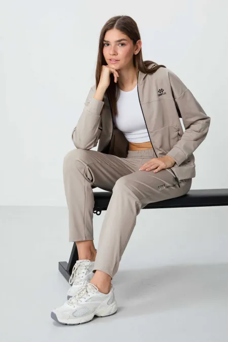 Ensemble de survêtement à capuche Tommylife Wholesale pour femme, coupe standard, réf. 95306, beige foncé