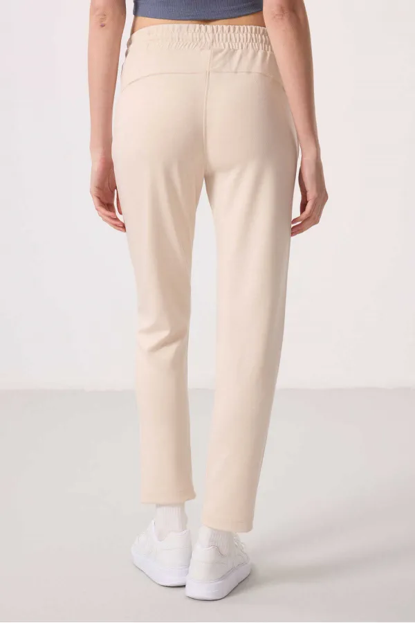 Tommylife Wholesale Soft Textured Hidden Zipper Slim Fit Women's Trousers - 94668 Beige