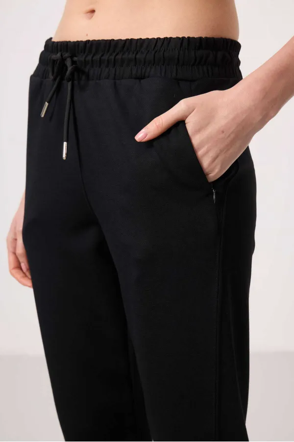 Tommylife Wholesale Soft Textured Hidden Zipper Slim Fit Women's Trousers - 94668 Black