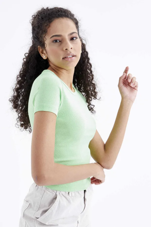 Tommylife Wholesale Pistachio Green Basic Short Sleeve Crew Neck Women's T-Shirt - 97202