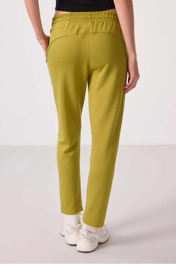 Tommylife Toptan Yumuşak Dokulu Gizli Fermuarlı Dar Paça Kadın Pantolon - 94668 Koyu Hardal