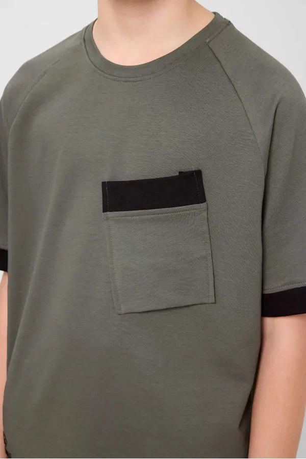 T-shirt garçon Tommylife en coton doux texturé, coupe oversize, avec poche, référence 11295, kaki