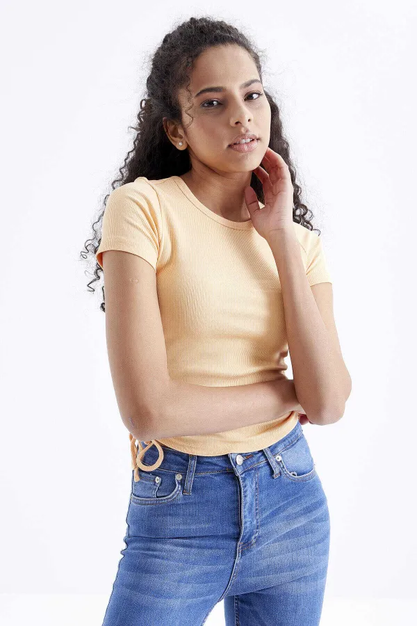 Tommylife Wholesale Orange Basic Side Gathered O-Neck Women's Crop Top T-Shirt - 97203