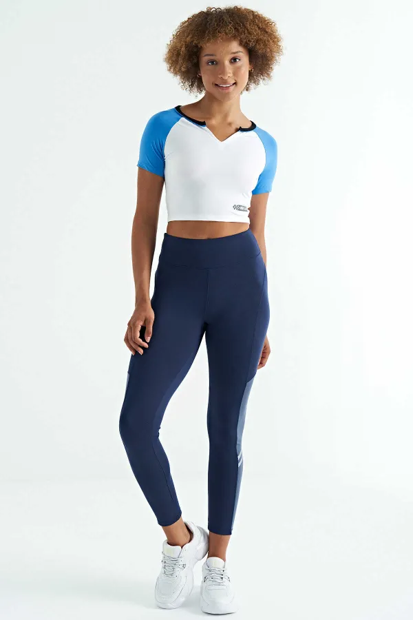 Tommylife Toptan Beyaz Renk Bloklu Logo Baskılı O Yaka Dar Kalıp Kadın Crop T-Shirt - 97270