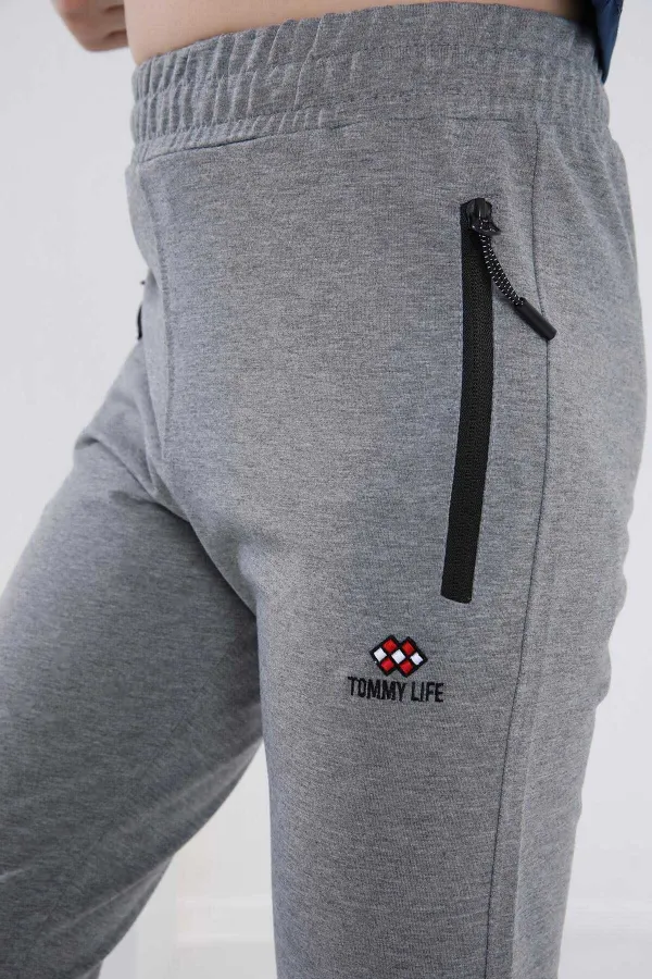 Tommylife Toptan Gri Melanj Erkek Çocuk Jogger Fermuarlı Cep Standart Kalıp Manşetli Eşofman Alt - 64042 Tommylife Toptan Gri Melanj Erkek Çocuk Jogger Fermuarlı Cep Standart Kalıp Manşetli Eşofman Alt - 64042