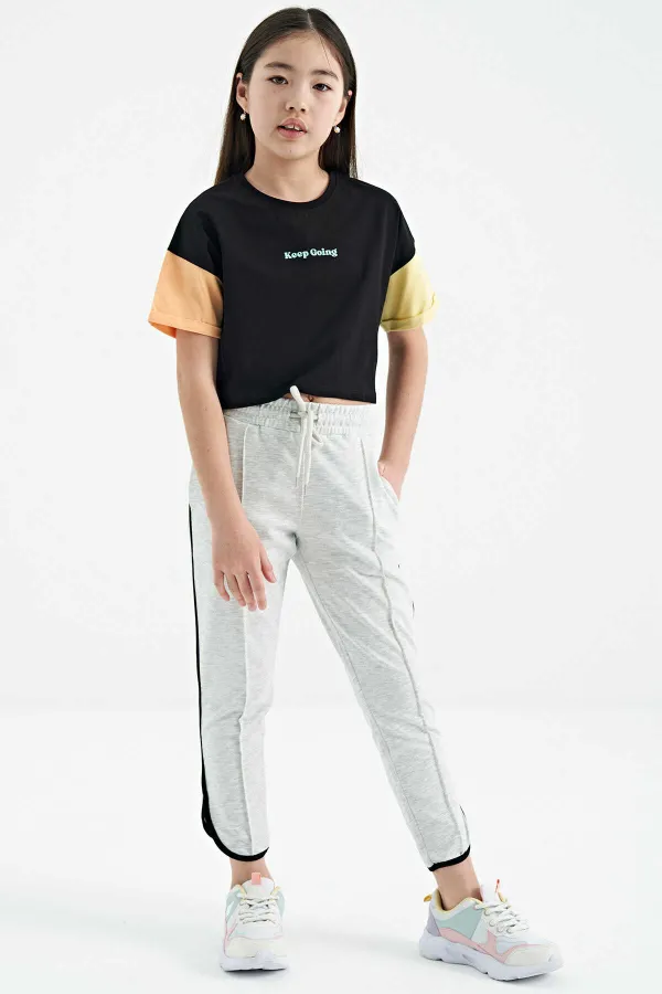 Tommylife Toptan Siyah Yazı Baskılı O Yaka Düşük Omuzlu Oversize Kız Çocuk T-Shirt - 75130