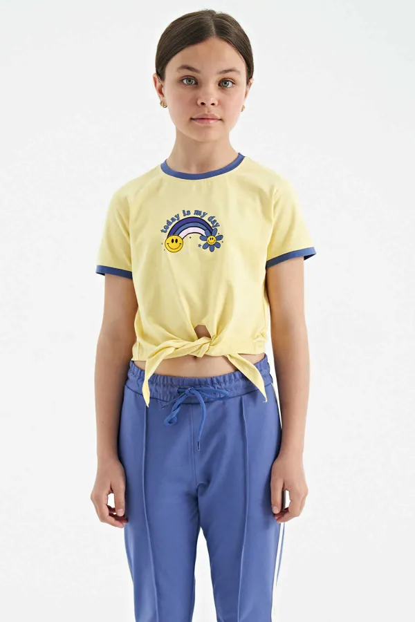 Tommylife Toptan Sarı Baskı Detaylı O Yaka Çok Renkli Bağlama Detaylı Kız Çocuk T-Shirt - 75113