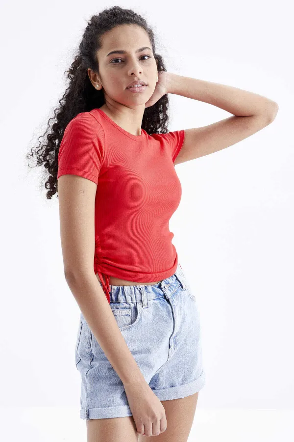 Tommylife Wholesale Pomegranate Blossom Basic Side Gathered O-Neck Women's Crop Top T-Shirt - 97203