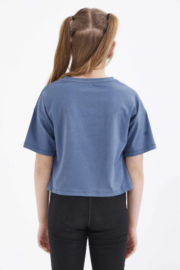 Tommylife Toptan Petrol Oversize Renkli Yazı Baskılı Düşük Omuz O Yaka Kız Çocuk Crop T-Shirt  - 75038