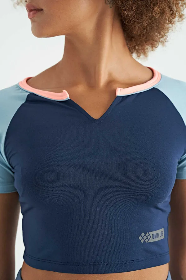 Tommylife Wholesale Indigo Color Block Logo Print Crew Neck Slim Fit Women's Crop T-Shirt - 97270