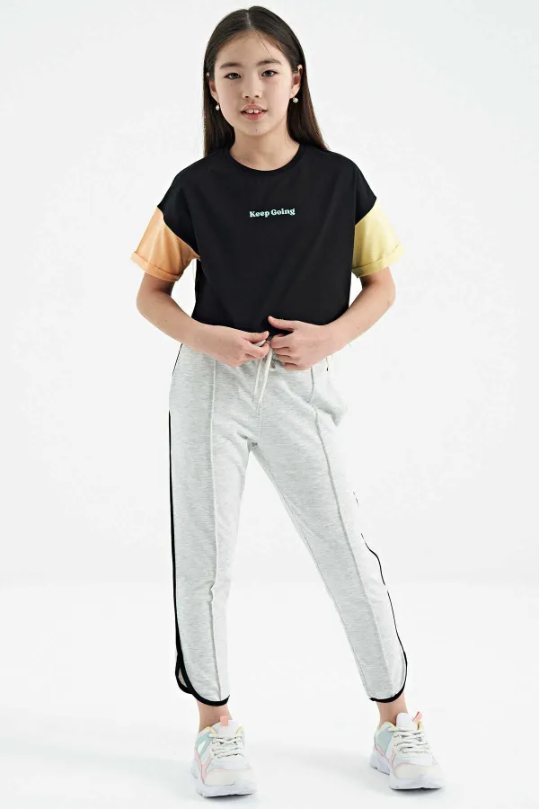 Tommylife Toptan Siyah Yazı Baskılı O Yaka Düşük Omuzlu Oversize Kız Çocuk T-Shirt - 75130