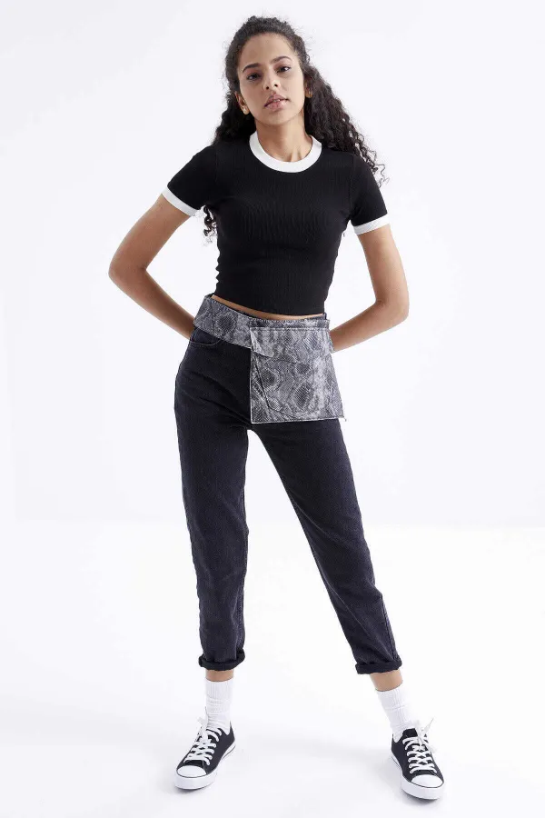 Tommylife Wholesale Black Basic Women's Crop Top T-Shirt with Sleeve Detail and Crew Neck - 97200