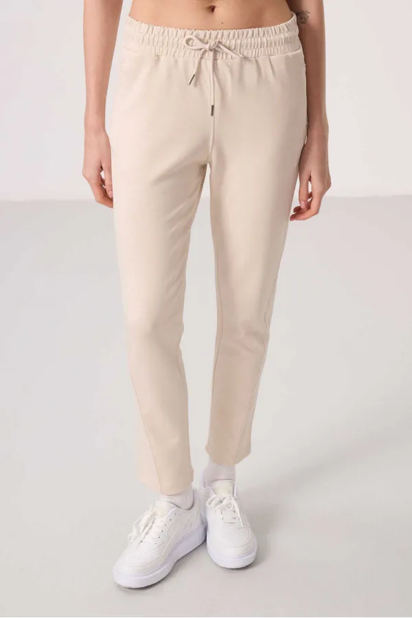 Tommylife Wholesale Soft Textured Hidden Zipper Slim Fit Women's Trousers - 94668 Beige