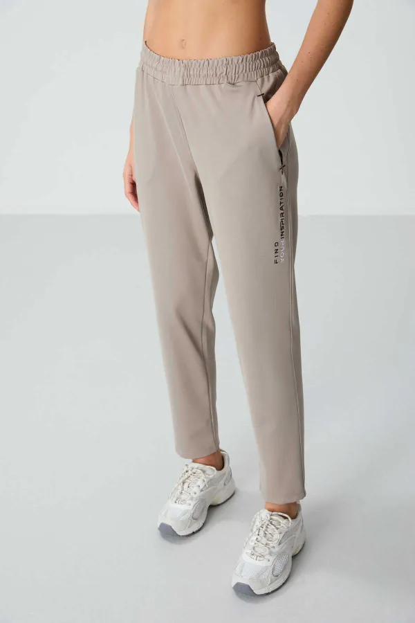 Tommylife Toptan Standart Kalıp Kapüşonlu Kadın Eşofman Takımı 95306 Koyu Bej