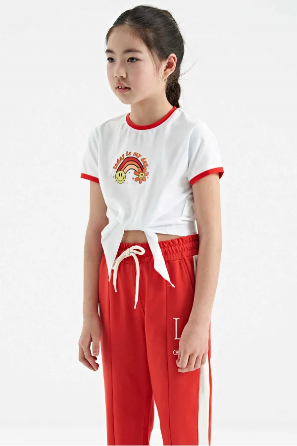 T-shirt fille Tommylife en gros, blanc imprimé, col rond, détails de cravate multicolores - 75113