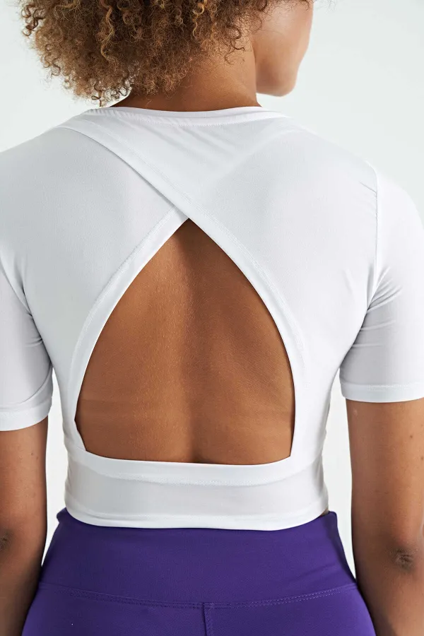Tommylife Toptan Beyaz Sırt Dekolteli Standart Kalıp O Yaka Kadın Crop T-Shirt - 97265